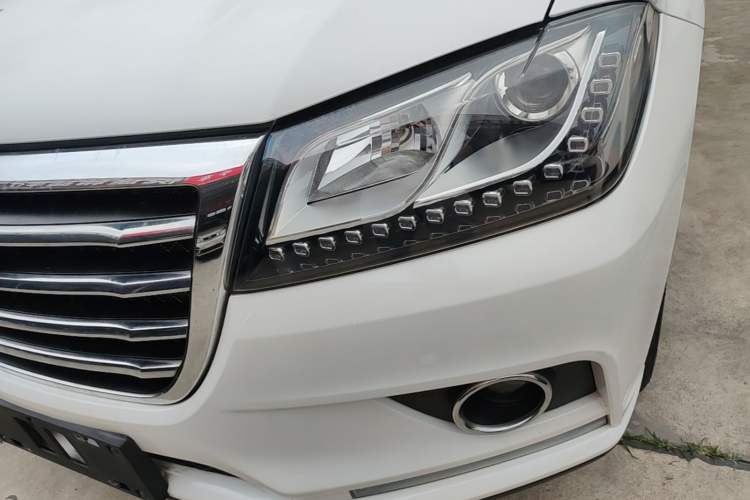 Used Haval H2 2017 Red-Label 1.5T Automatic Two-Wheel Drive Luxury Model
