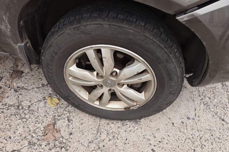 Used Hyundai Tucson 2009 2.0L Automatic Two-Wheel Drive with Sunroof