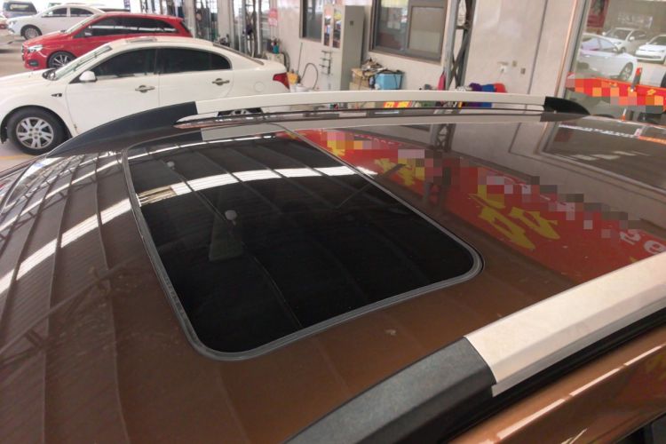 Used Baojun 560 2015 1.8L manual luxury version
