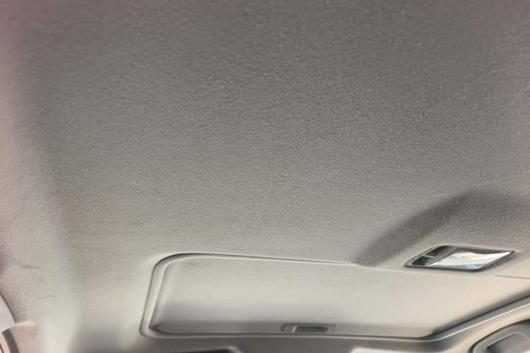 Used Nissan Tiida 2016 1.6L CVT ZhiZun Edition Headliner