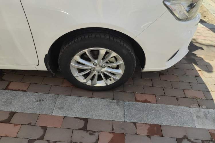 Used Geely Auto Vision 2020 1.5L CVT Asian Games Edition Right Front Wheel Hub