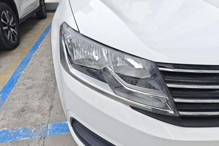 Used Volkswagen Lavida 2017 1.6L Manual Fashion Edition
