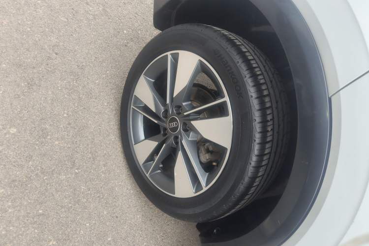 Used Audi Q2L 2022 35 TFSI Fashionable and Elegant Model Right Rear Wheel Hub