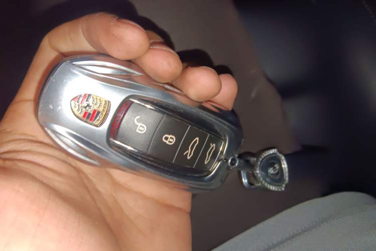 Used Porsche 718 2016 Cayman 2.0T Vehicle Key