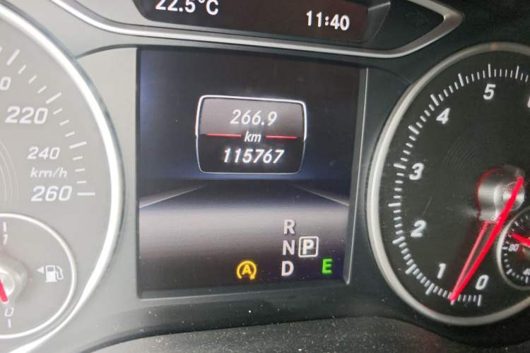 Used Mercedes-Benz B-Class 2015 B 200 Sport Edition Odometer Close Up