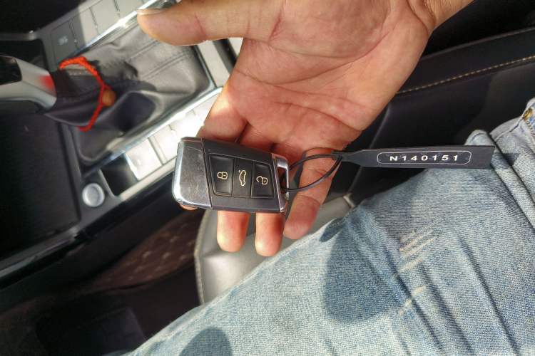 Used Volkswagen Passat 2019 280TSI Business Edition China VI Vehicle Key