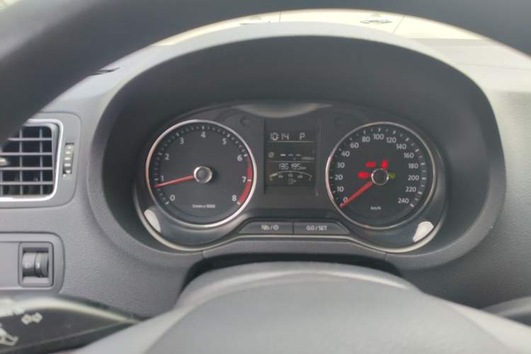 Used Volkswagen Polo 2014 1.6L Automatic Comfort Edition
