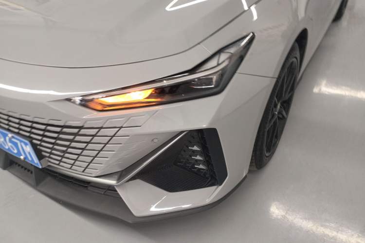 Used CHANGAN UNI-V 2022 1.5T Prestige Version