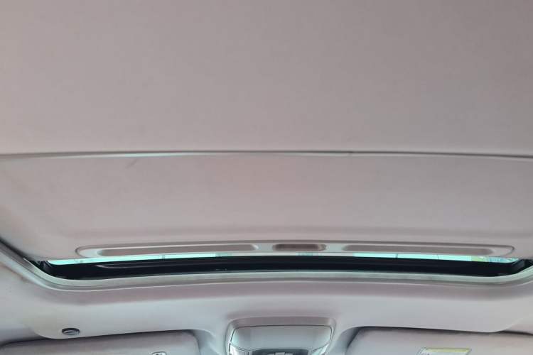 Used SsangYong Rodius 2014 2.0T Diesel Two-Wheel Drive Luxury Navigation Edition
