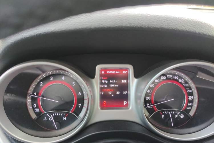 Used Dodge Journey 2013 2.4L Two-Wheel Drive Luxury Version Odometer Close Up