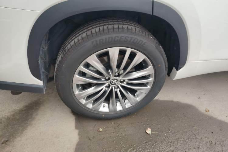 Used Toyota Highlander 2022 Dual-Engine 2.5L Four-Wheel Drive Prestige Version 7 Seats
