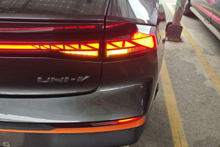 Used Changan UNI-V 2024 1.5T Prestige Sport Edition
