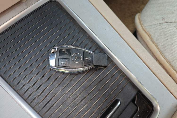 Used Mercedes-Benz GLK-Class 2013 GLK 300 4MATIC Dynamic Sunroof Model