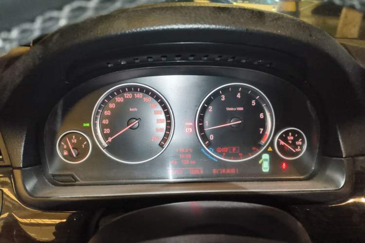 Used BMW 5 Series 2013 535Li Leading Model
