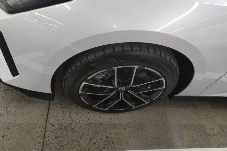 Used Changan UNI-V iDD 2024 Blue Whale Smart Electric iDD 136km ZhiKu Model