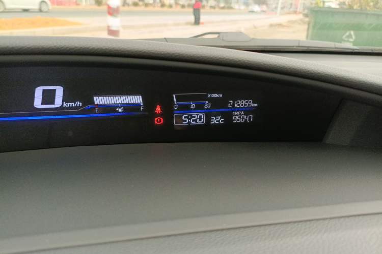 Used Honda Jade 2014 1.8L Automatic Comfort Elite Version 5 Seats
