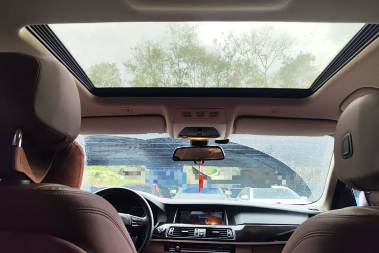 Used BMW 5 Series 2014 525Li Leading Model
