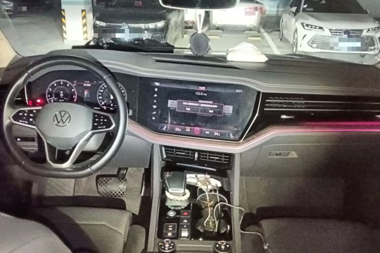 Used Volkswagen Touareg 2021 3.0 TSI Prestige Edition Classic Sport Package Center Console