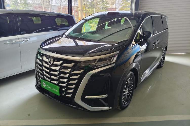 Used Denza D9 2025 DM-i Smart Drive 1020 Four-Wheel Drive Deluxe Model