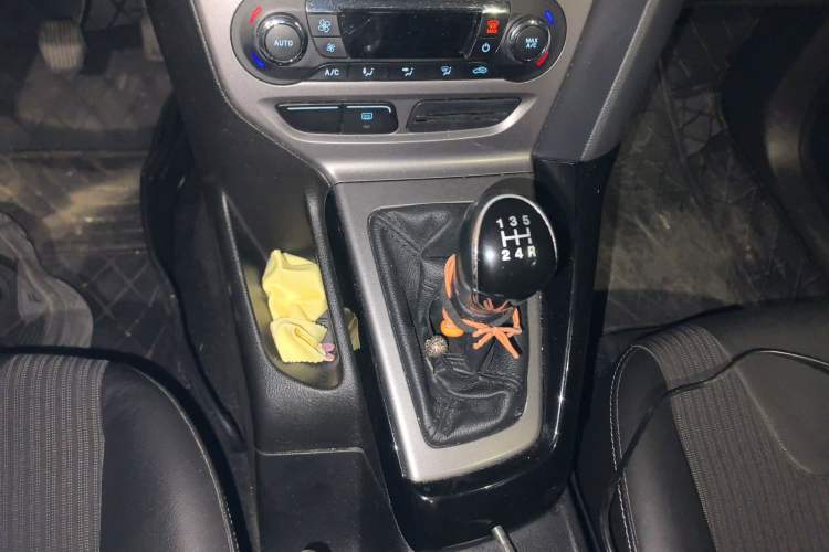 Used Ford Focus 2012 Sedan 1.6L Manual Fashion Edition
