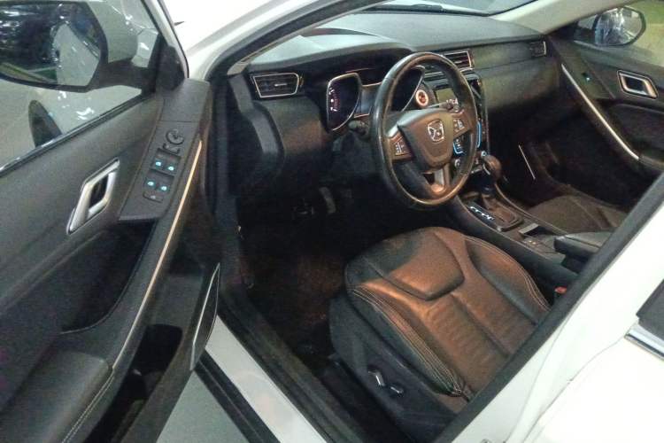 Used JMC Yusheng S330 2016 1.5L GTDi Automatic Two-Wheel Drive Prestige Edition Driver Seat