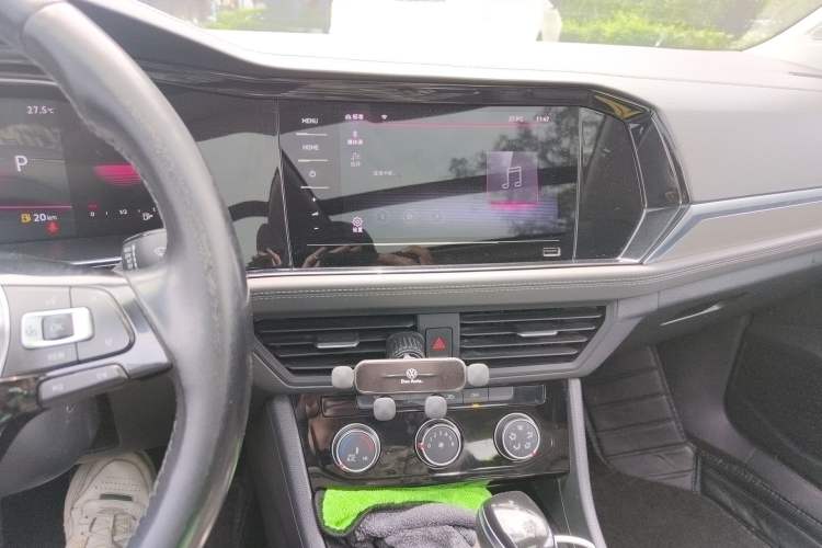 Used Volkswagen Sagitar 2020 280TSI DSG Comfort Version China VI Standard Audio And AC Panel