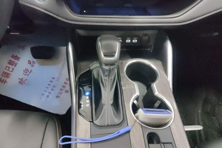 Used Toyota Crown Kluger 2024 2.5L HEV Four-Wheel Drive Luxury Edition Gear Lever