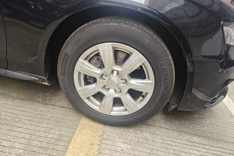 Used Audi A4L 2012 2.0 TFSI automatic standard version