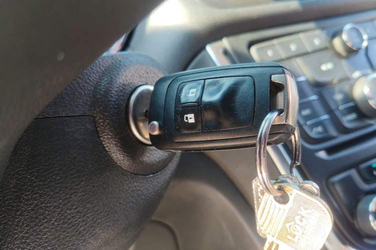 Used Buick Encore 2015 1.4T Automatic Two-Wheel Drive Urban Elite Version