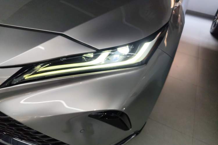 Used Toyota Venza 2023 2.0L CVT Two-Wheel Drive Prestige Version