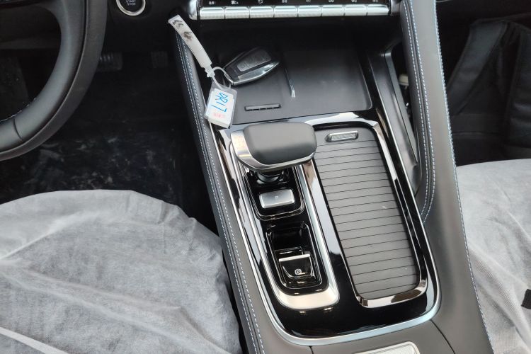 Used Geely Auto Preface 2026 Model Oriental Yao 1.5TD Kunlun Edition Gear Lever