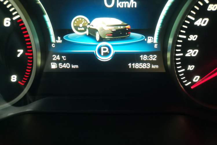 Used Hongqi H5 2018 30TD Dynamic Edition Odometer Close Up