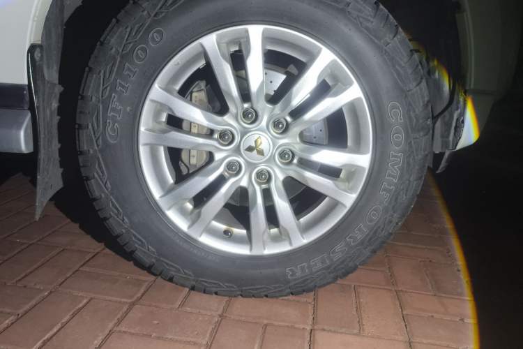 Used Mitsubishi Pajero 2018 V97 3.8L 5-Door GLS Sunroof Dual Differential – Middle East