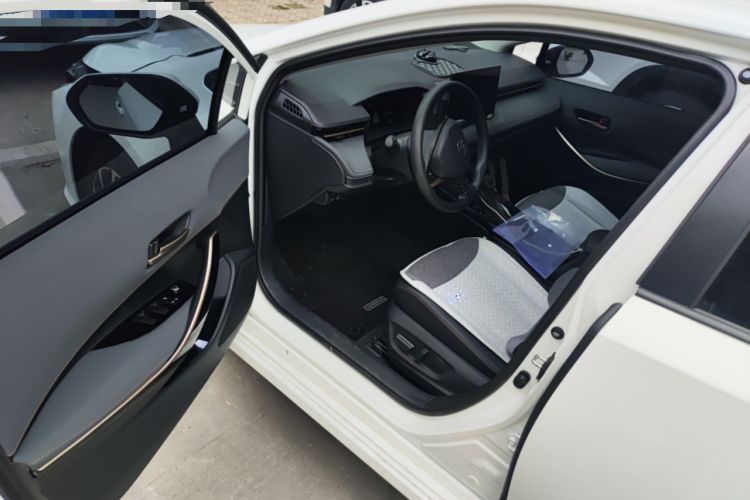 Used Toyota Corolla 2024 1.8L Smart Electric Hybrid Dual-Engine Elite Edition