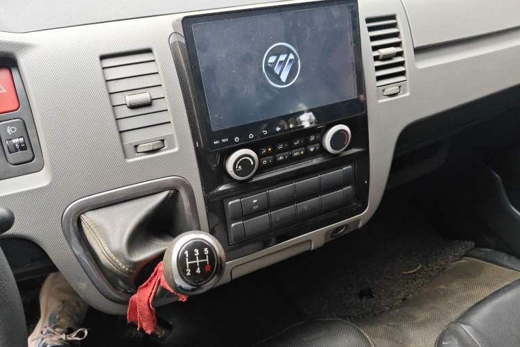 Used Foton Scenic G7 2016 2.0L Commercial Version Long Wheelbase High Roof – 486EQV4 Audio And AC Panel