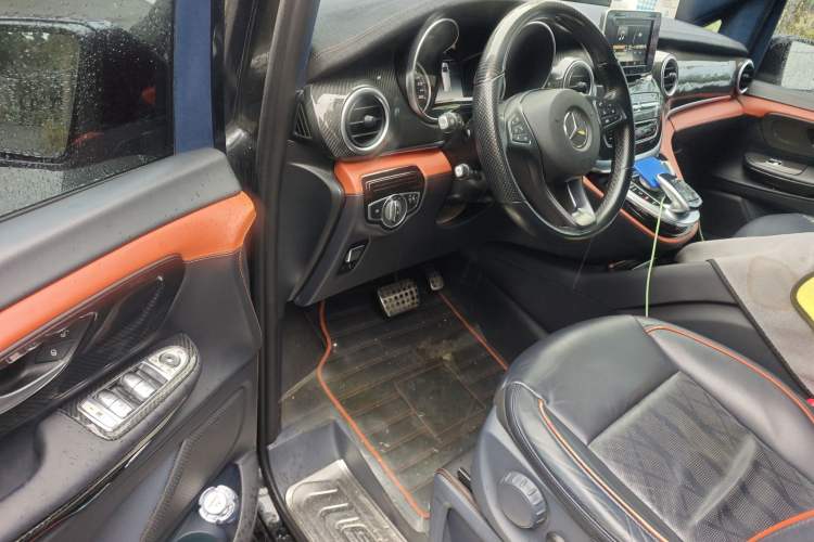 Used Mercedes-Benz V-Class 
