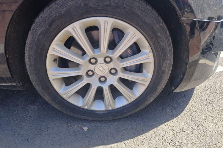 Used Cadillac XTS 2016 28T Elite Edition Right Front Wheel Hub