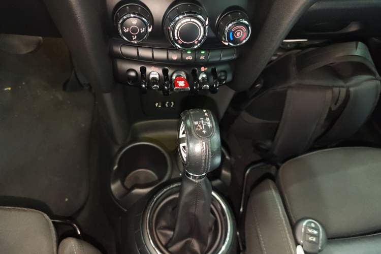 Used MINI MINI 2015 1.5T COOPER Fun Five-Door Edition