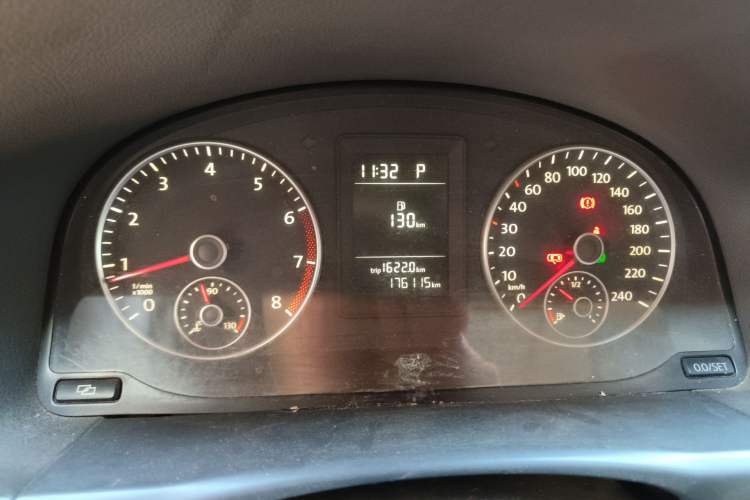 Used Volkswagen Touran 2011 1.4T DSG Zhiya Edition 5 Seats Instrument Cluster