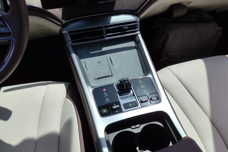 Used BYD Seal 2023 DM-i 1.5T 121km Prestige Model Gear Lever