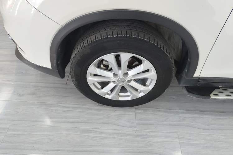 Used Nissan X-Trail 2014 2.0L CVT Comfort Edition 2WD Left Front Wheel Hub