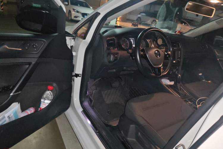 Used Volkswagen Golf 2017 230TSI Automatic Comfort Edition – Celebrating Milestone of One Million Units
