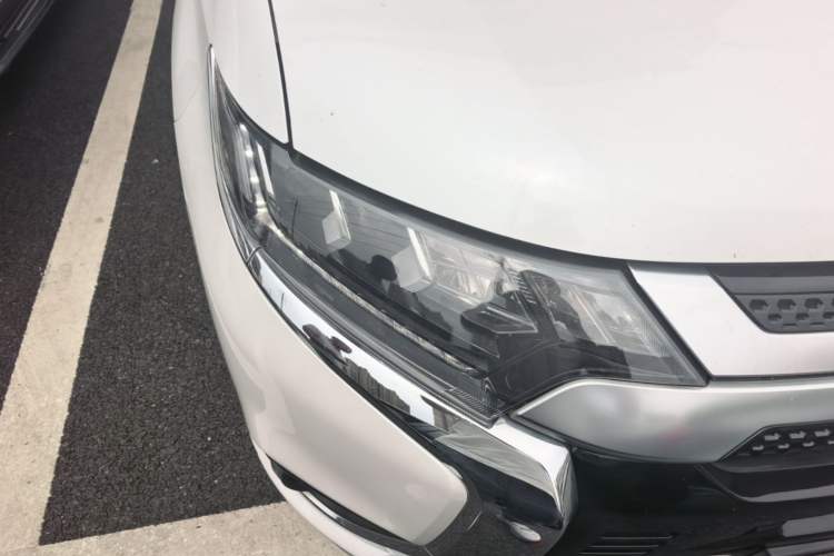 Used Mitsubishi Outlander 2021 2.4L 4x4 Zhi Xiang Edition 7 Seats
