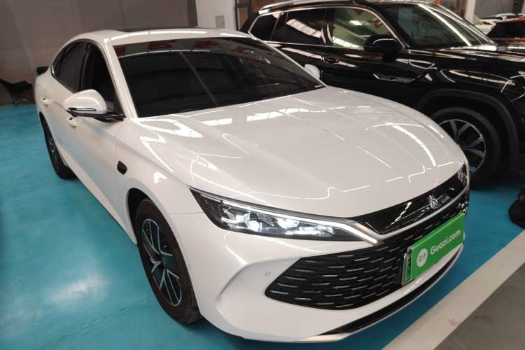 Used BYD Qin L 2025 DM-i Smart Drive 120KM Superior Model Front Right 45 Deg