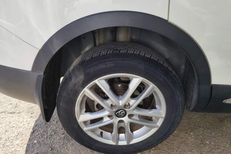 Used Baojun 560 2015 1.8L manual Comfort trim level Exterior 5