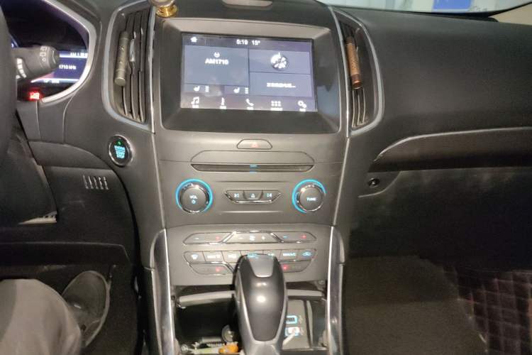 Used Ford Edge 2016 EcoBoost 245 Two-Wheel-Drive Titanium 7-Seater
