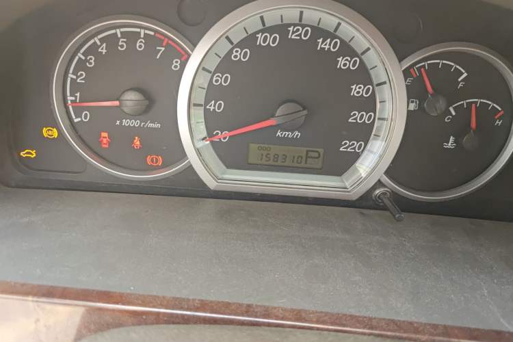 Used Buick Excelle 2005 1.8 Automatic Luxury Model Odometer Close Up