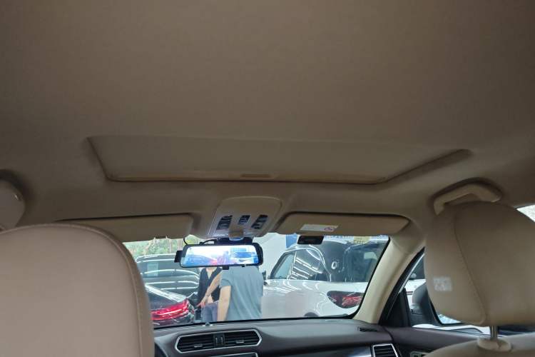 Used Haval H2 2016 Red-Label 1.5T Automatic Two-Wheel Drive Luxury Model Headliner