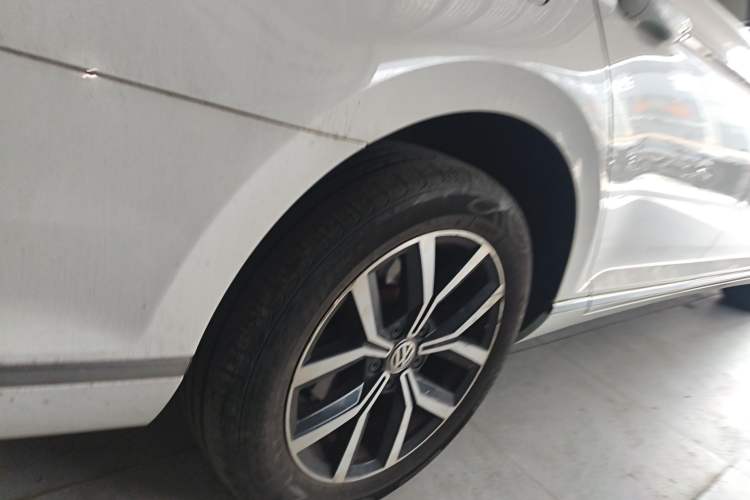 Used Volkswagen Variant 2018 380TSI Two-Wheel Drive Comfort Edition
