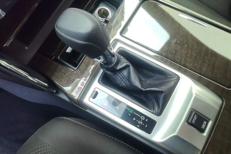 Used Toyota Reiz 2013 2.5S Elite Edition Gear Lever